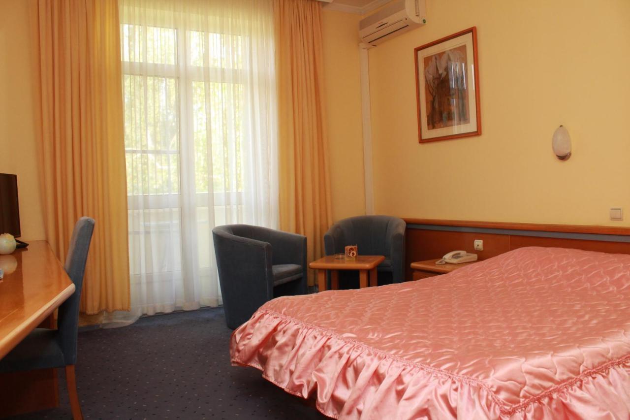 Hotel Prezident Палич Экстерьер фото