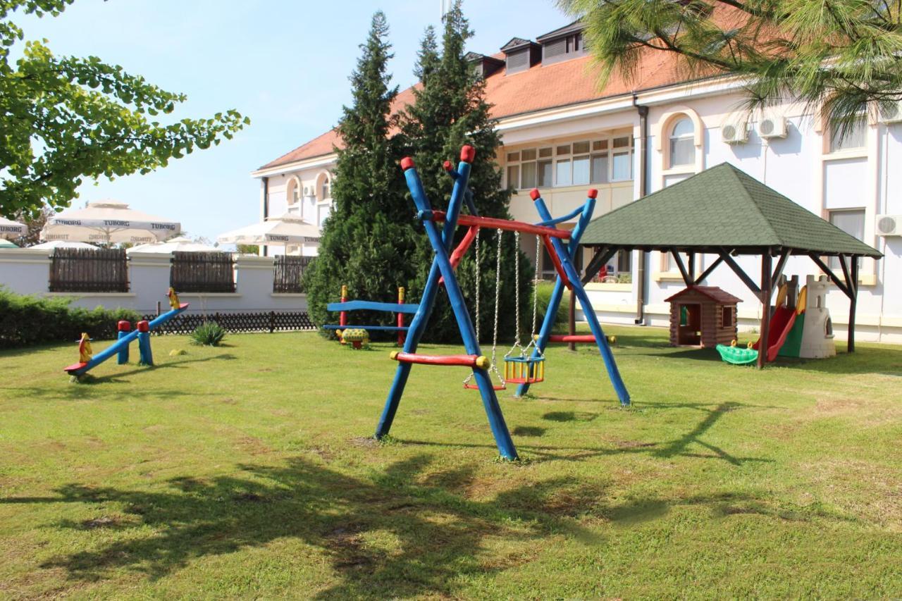 Hotel Prezident Палич Экстерьер фото